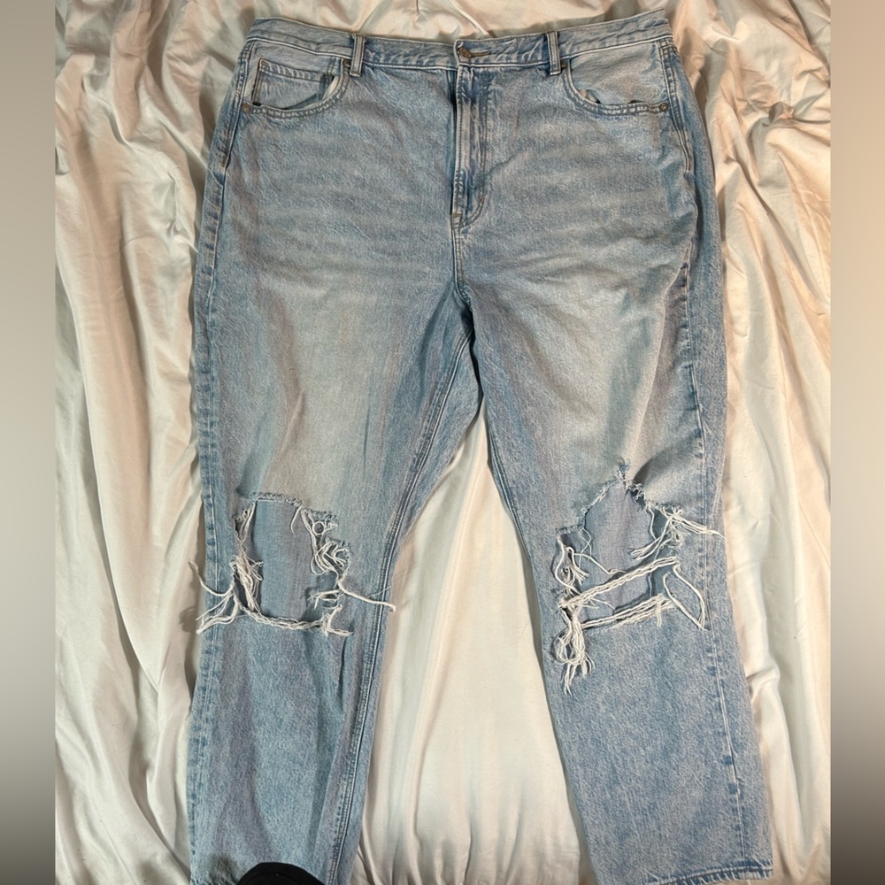 American Eagle mom jeans